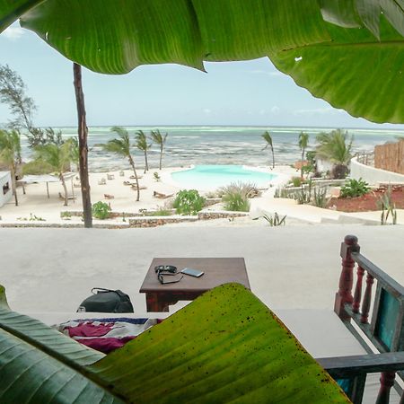 Zanbluu Beach Hotel Ківенґва Екстер'єр фото