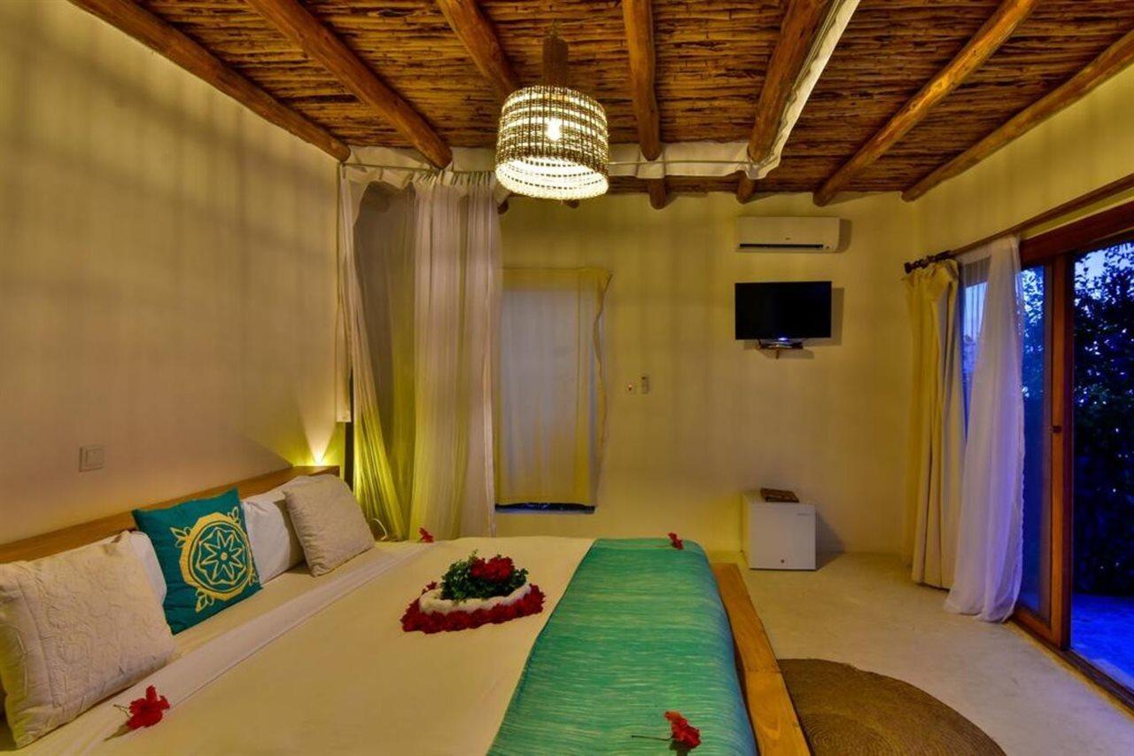Zanbluu Beach Hotel Ківенґва Екстер'єр фото