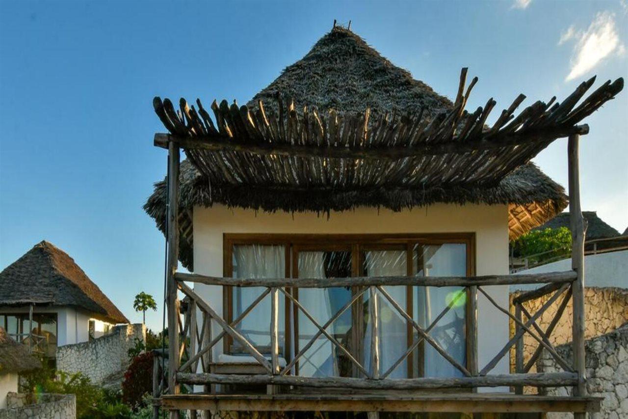 Zanbluu Beach Hotel Ківенґва Екстер'єр фото