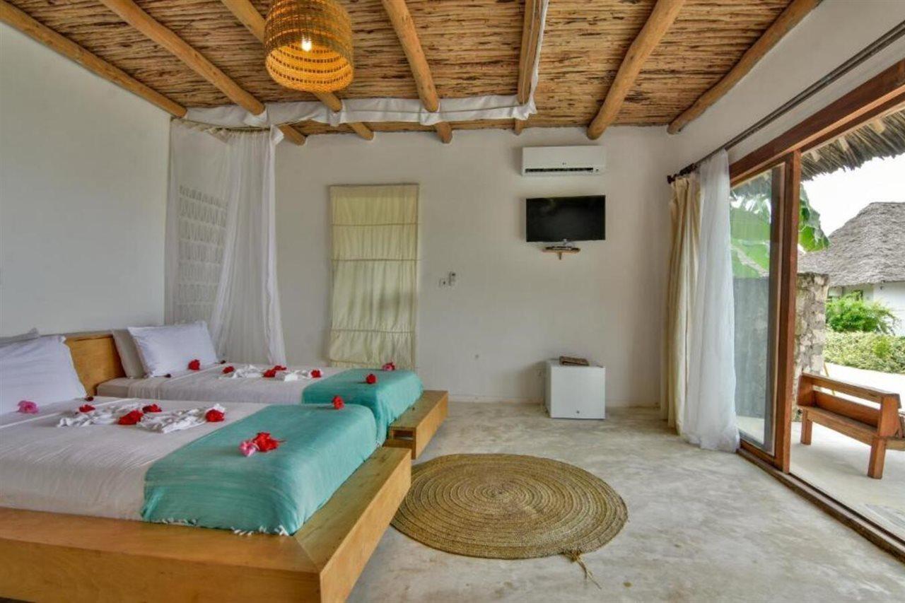 Zanbluu Beach Hotel Ківенґва Екстер'єр фото