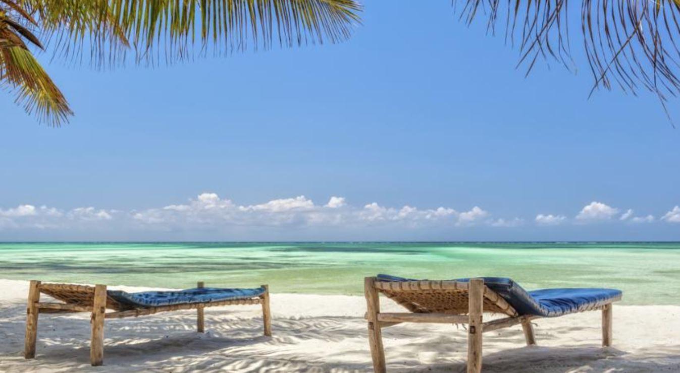 Zanbluu Beach Hotel Ківенґва Екстер'єр фото