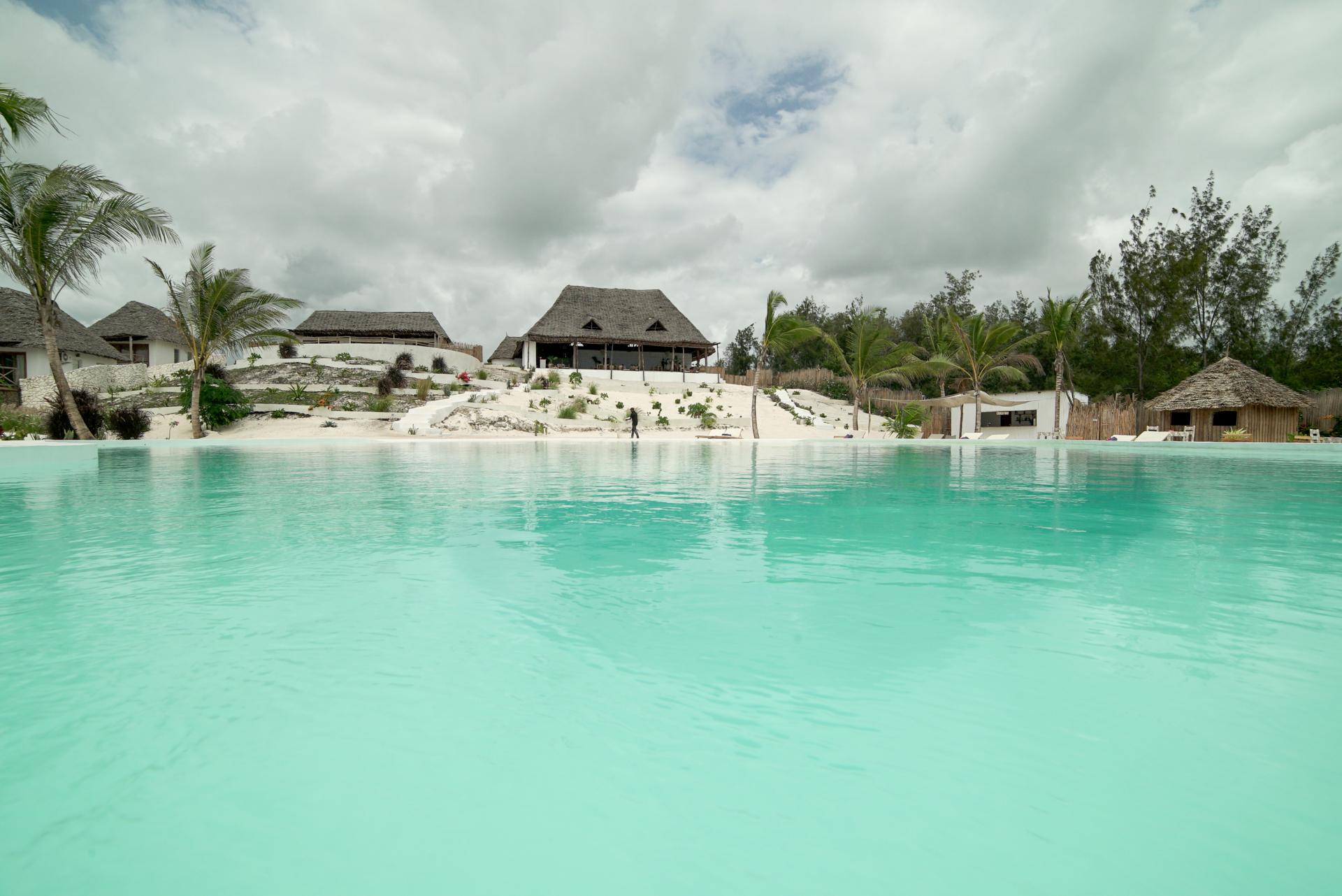 Zanbluu Beach Hotel Ківенґва Екстер'єр фото